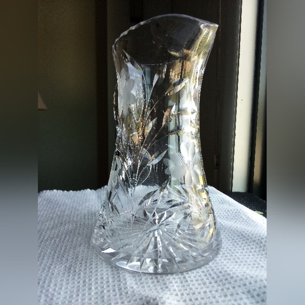 Intricate Clear Glass Vase with Floral Etching